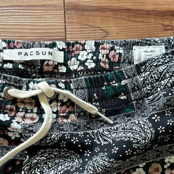 Pacsun Volley Shorts Floral Paisley Print Elastic Waist Drawstring Size M - Picture 3 of 4